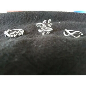 XOXO Ring Gift Set - Infinity, Leaf, & Love Rings in Macaron Case